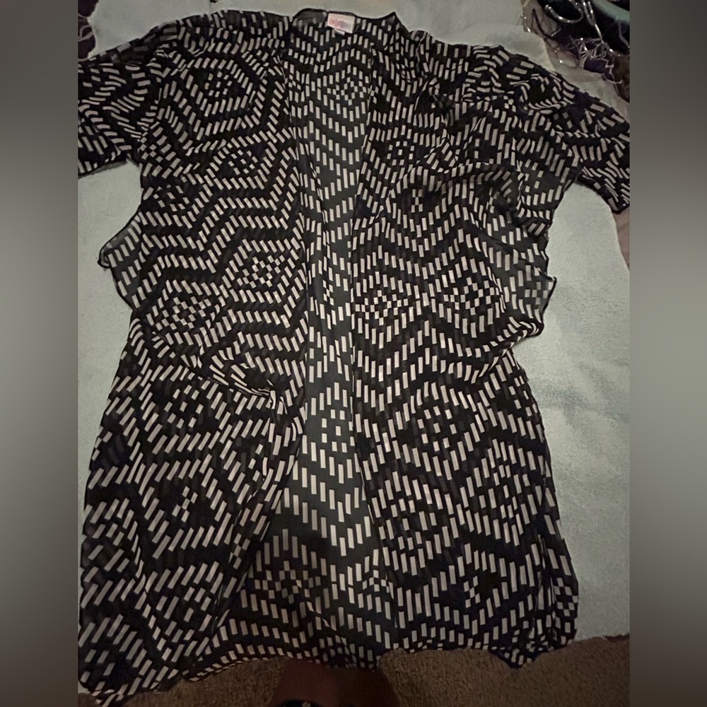 Lularoe Kimono size S